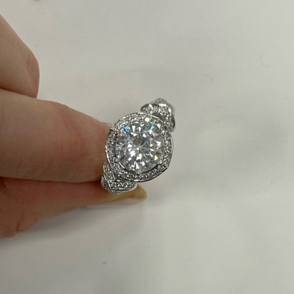 🔹️Suzy Levian🔹️ Sterling Silver White CZ Engagement Ring Size # 7 - Picture 2 of 7